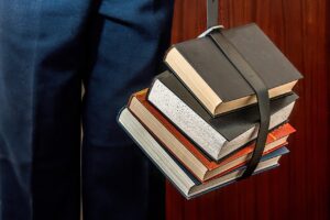 学校の下駄箱の臭いを解消するための効果的な対策は？
