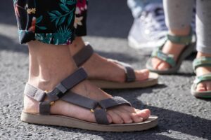 足が臭くならないサンダルの選び方とおすすめブランドは？