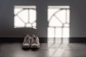 スニーカーを洗っても臭いのはなぜ？