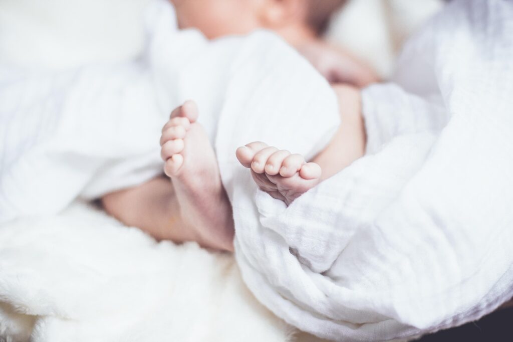 足の臭いを解消するための角質対策は？