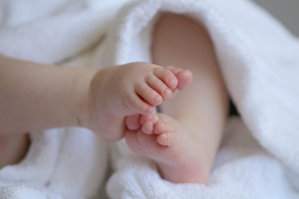 足の臭いの理由とその対策は何ですか？
