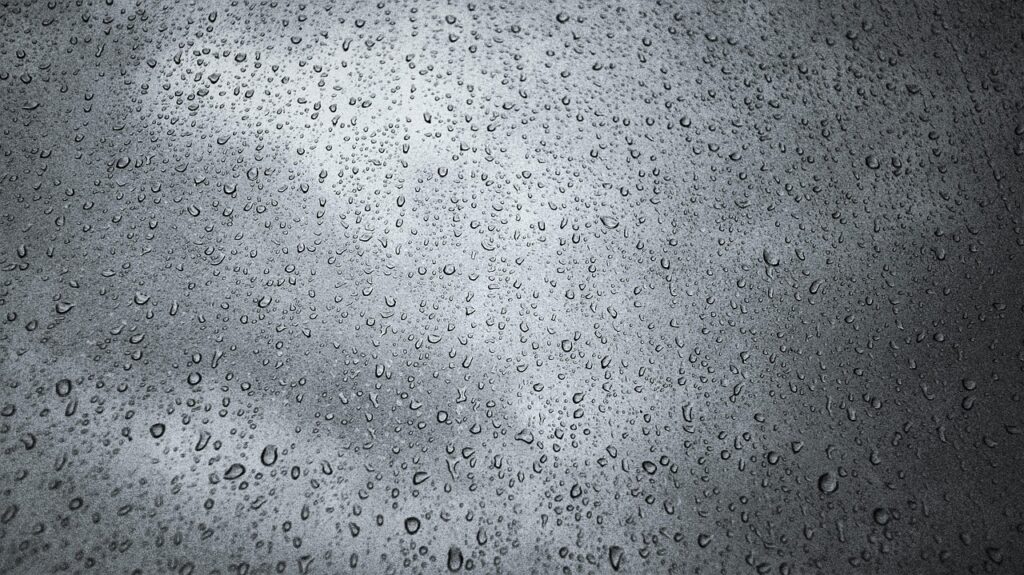 雨の日の革靴の臭い対策はどうすればいい？