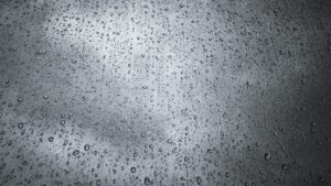 雨の日の革靴の臭い対策はどうすればいい？